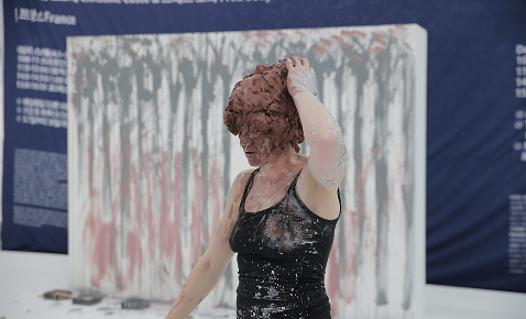 Christine Coste 퍼포먼스